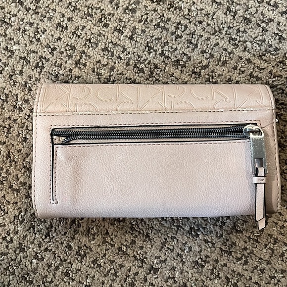 Light pink CK wallet - Picture 6 of 8